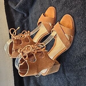 Gianni Bini Suede Sandals EUC Size 6